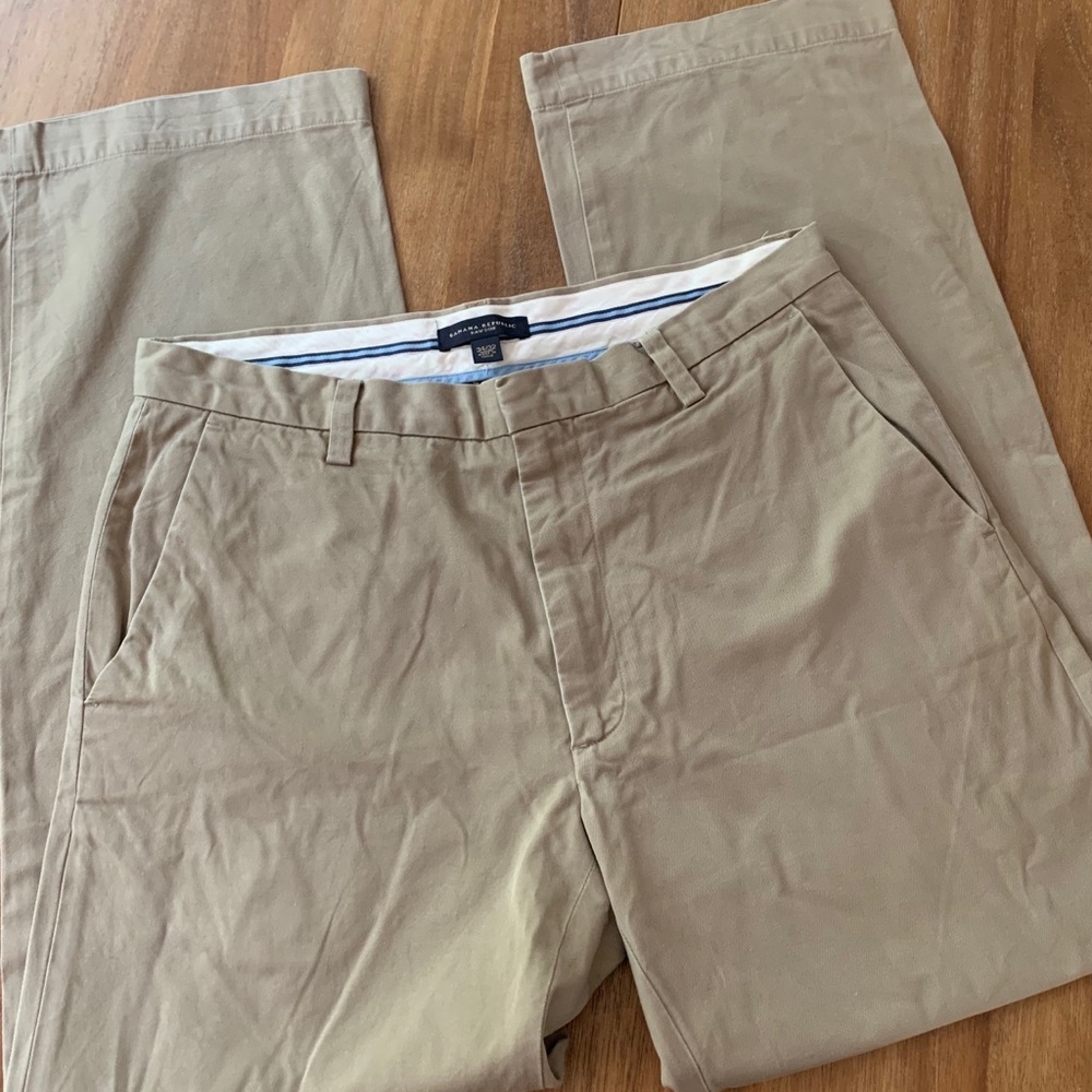Banana Republic Men’s Dawson Chino Pants